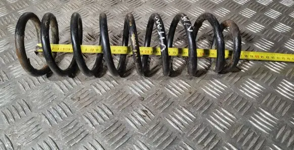 Suzuki Grand Vitara I Rear coil spring