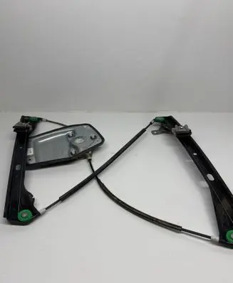 Volkswagen Golf VI Front window lifting mechanism without motor 1K5837462B
