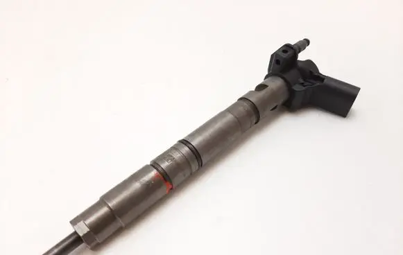 Skoda Octavia Mk2 (1Z) Fuel injector 03L130277 0445116005
