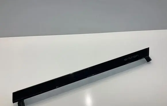 Dashboard glove box trim