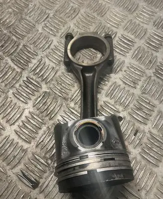 Volkswagen Transporter - Caravelle T5 Piston with connecting rod