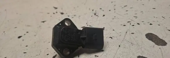 Volkswagen PASSAT B5 Air pressure sensor 0281002177 038906051