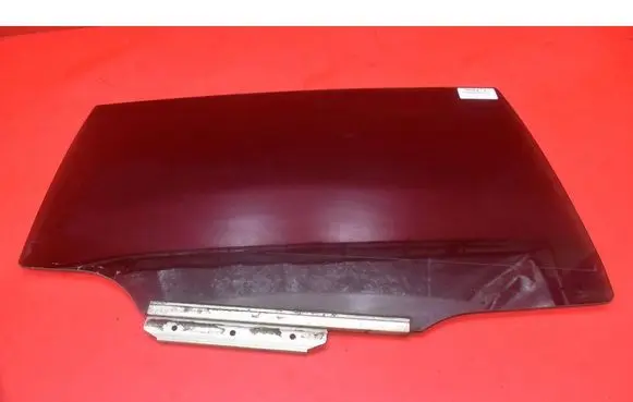 Toyota Corolla Verso E110 Rear door window glass