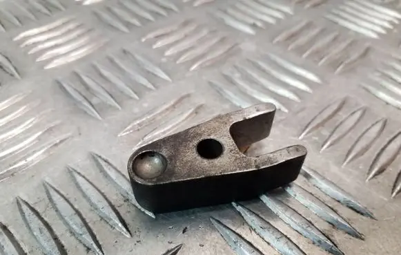 Mercedes-Benz S W221 Fuel Injector clamp holder