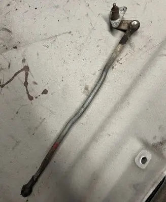 Mitsubishi Pajero Front wiper linkage 