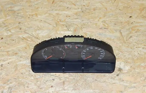 Volkswagen Multivan T5 Speedometer (instrument cluster) 7H5920850G 110080204054