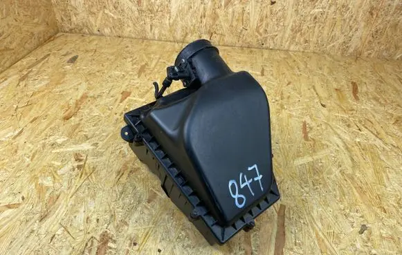BMW 6 G32 Gran Turismo Air filter box 7643301