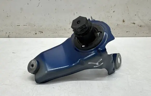 Fender mounting bracket