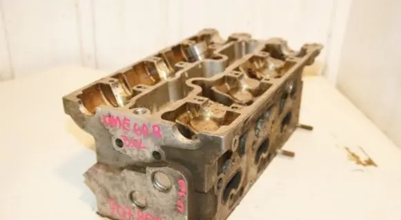 Opel Omega B1 Engine head 90412231