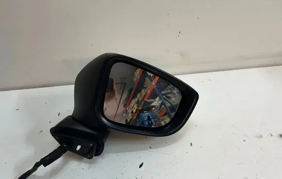 Mazda 2 Front door electric wing mirror