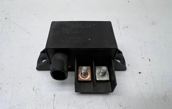 Mercedes-Benz E W211 Charging relay A0025426419 12V100A