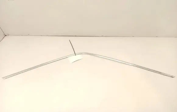 Mercedes-Benz S W126 Front door glass trim molding