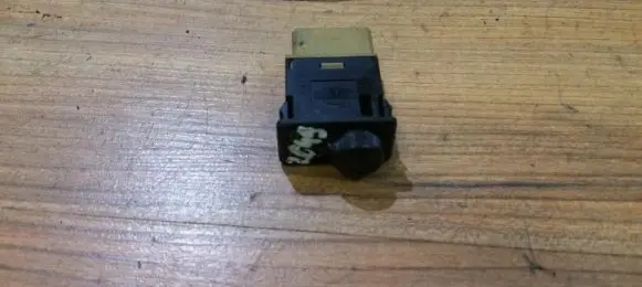 Nissan Primera Headlight level height control switch