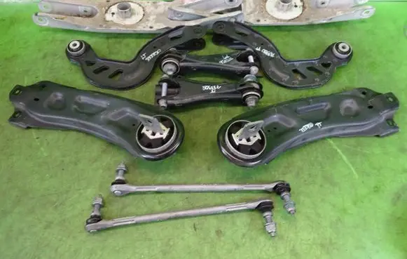 Infiniti Q30 Rear control arm
