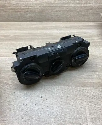 Volkswagen Multivan T5 Climate control unit 1CF747309