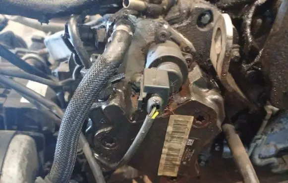 Mercedes-Benz B W245 Fuel injection high pressure pump A6400700701