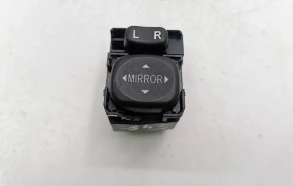 Toyota Auris E180 Wing mirror switch 183640