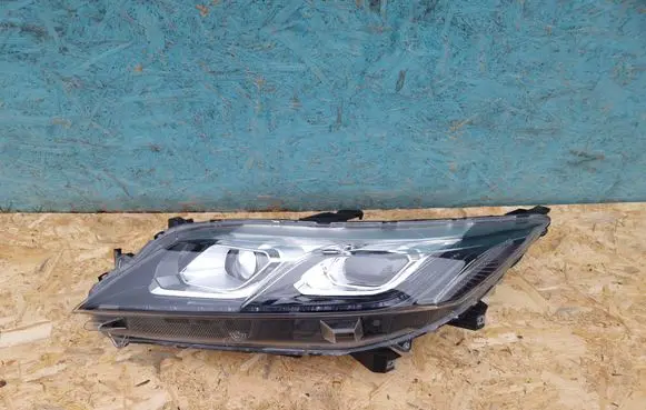 Mitsubishi Eclipse Cross Headlight/headlamp 8301D185