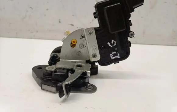 Dacia Spring Rear door lock 825023234R