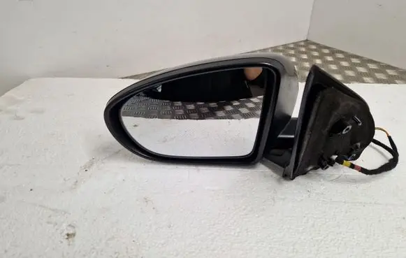 Front door electric wing mirror