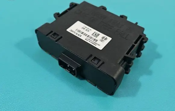 Renault Twingo III Central body control module 284Y66LA2A IMPRK1467494