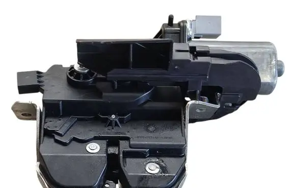 Volkswagen Touareg II Loading door lock 7P0827505J