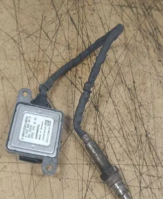 Mercedes-Benz V Class W447 Lambda probe sensor A0009058411