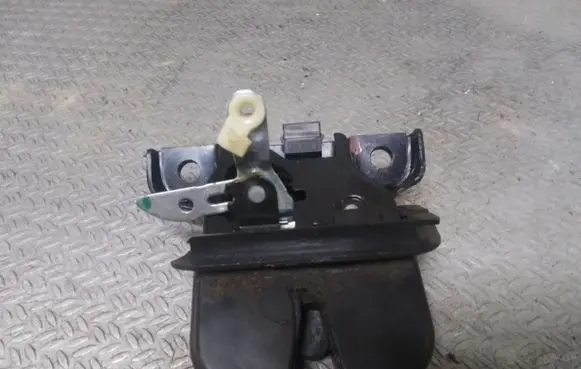 Audi A2 Tailgate/trunk/boot lock/catch/latch