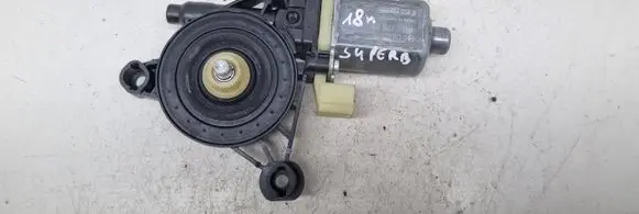 Skoda Superb B8 (3V) Front door window regulator motor 5Q0959801B