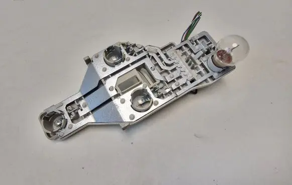 Skoda Octavia Mk2 (1Z) Tail light bulb cover holder 1Z9945257