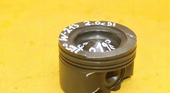 Mercedes-Benz C W205 Piston 082295