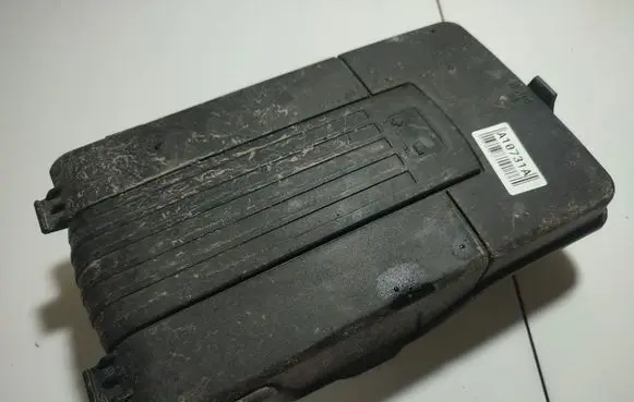 Volkswagen Golf V Battery box tray cover/lid 1K0915443C