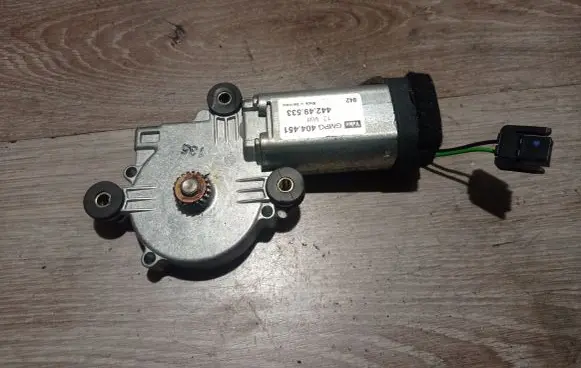 Volvo V70 Sunroof motor/actuator 44249533 404451