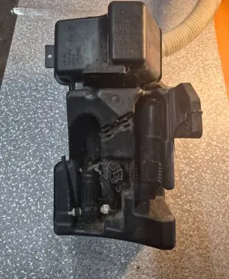 Volkswagen Tiguan Windshield washer fluid reservoir/tank 5N0955453 5N0955453B 5N0955453A