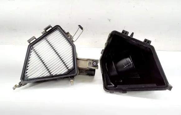 Honda CR-V Air filter box ACC98