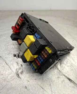 Mercedes-Benz C W203 Fuse module 2035451701 5DK00848540