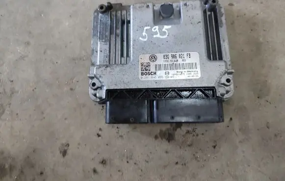 Volkswagen PASSAT B6 Engine control unit/module 03G906021FB