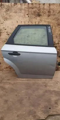 Ford Mondeo MK IV Rear door 