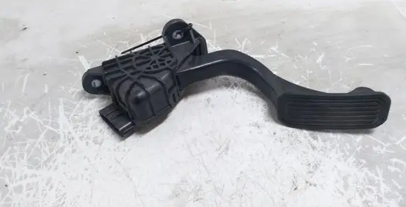 Toyota Prius (XW20) Accelerator throttle pedal 7812047050 1988003200
