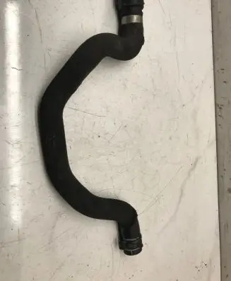 Coolant pipe/hose