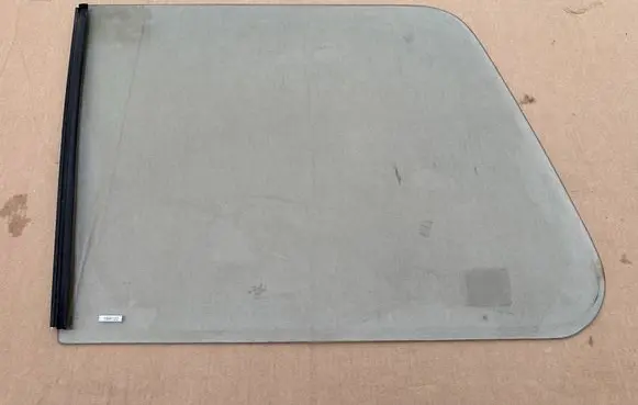 Nissan Patrol Y60 Rear vent window glass 301501J00