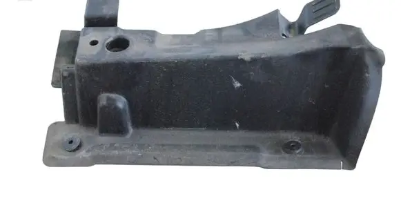 Audi Q7 4L Air intake duct part 31651566