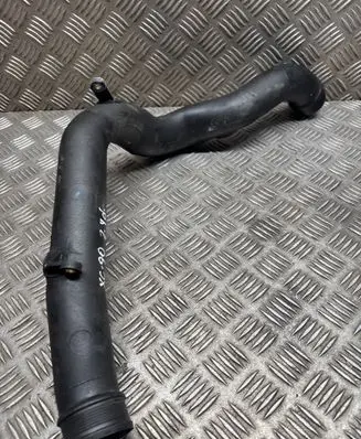 Volvo XC90 Intercooler hose/pipe 30794888