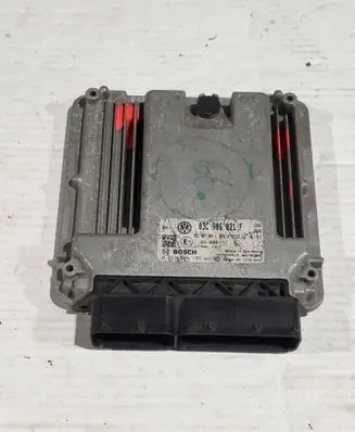 Volkswagen Touran II Engine control unit/module 03C906021F