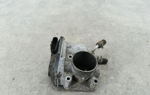 Toyota Corolla Verso E121 Throttle body valve 220300D021