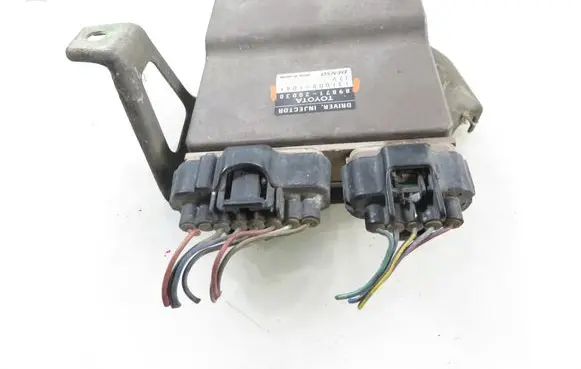 Toyota Avensis T220 Injection control unit/module 1310001041 8987120030