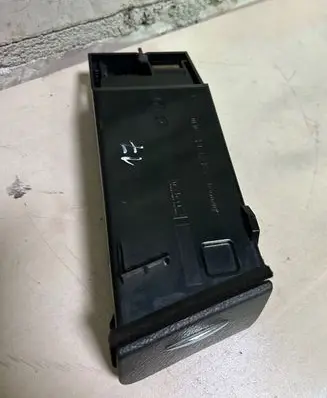 Mercedes-Benz E W211 Glove box 2116801152