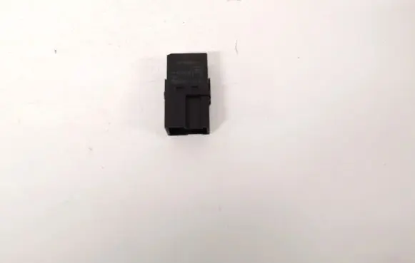 Volvo S40, V40 Other relay mb953382