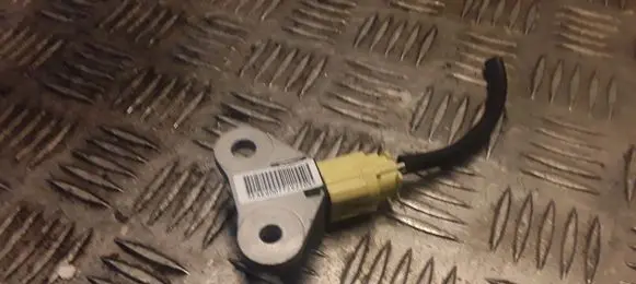Nissan Qashqai Airbag deployment crash/impact sensor