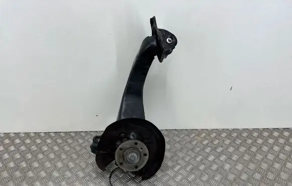 BMW 2 F45 Rear wheel hub spindle/knuckle 6851579